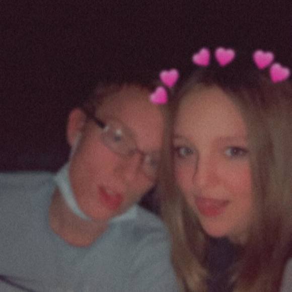 Meet your Posher, Cynthia - Picture 1 of 1